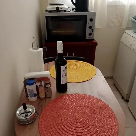 Stydio Damos * Kavála
